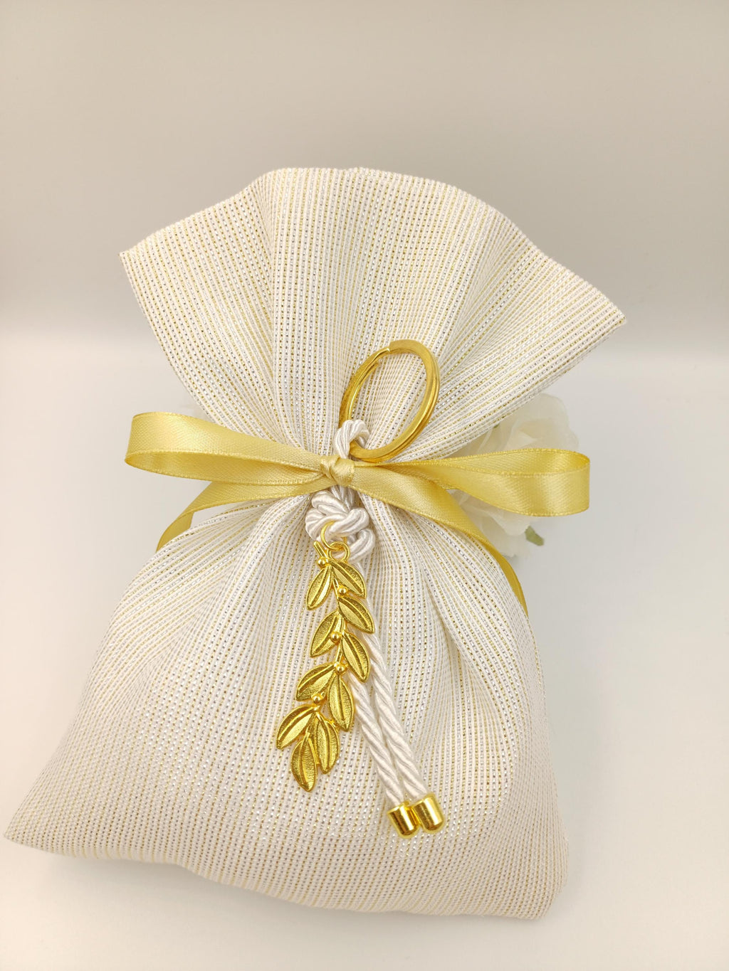 Gold ivory Wedding Favors  Olive key chain greek Bombonieres Orthodox baptism Unique Shimmering Wedding Favor jordan almond candy bag 10 pcs