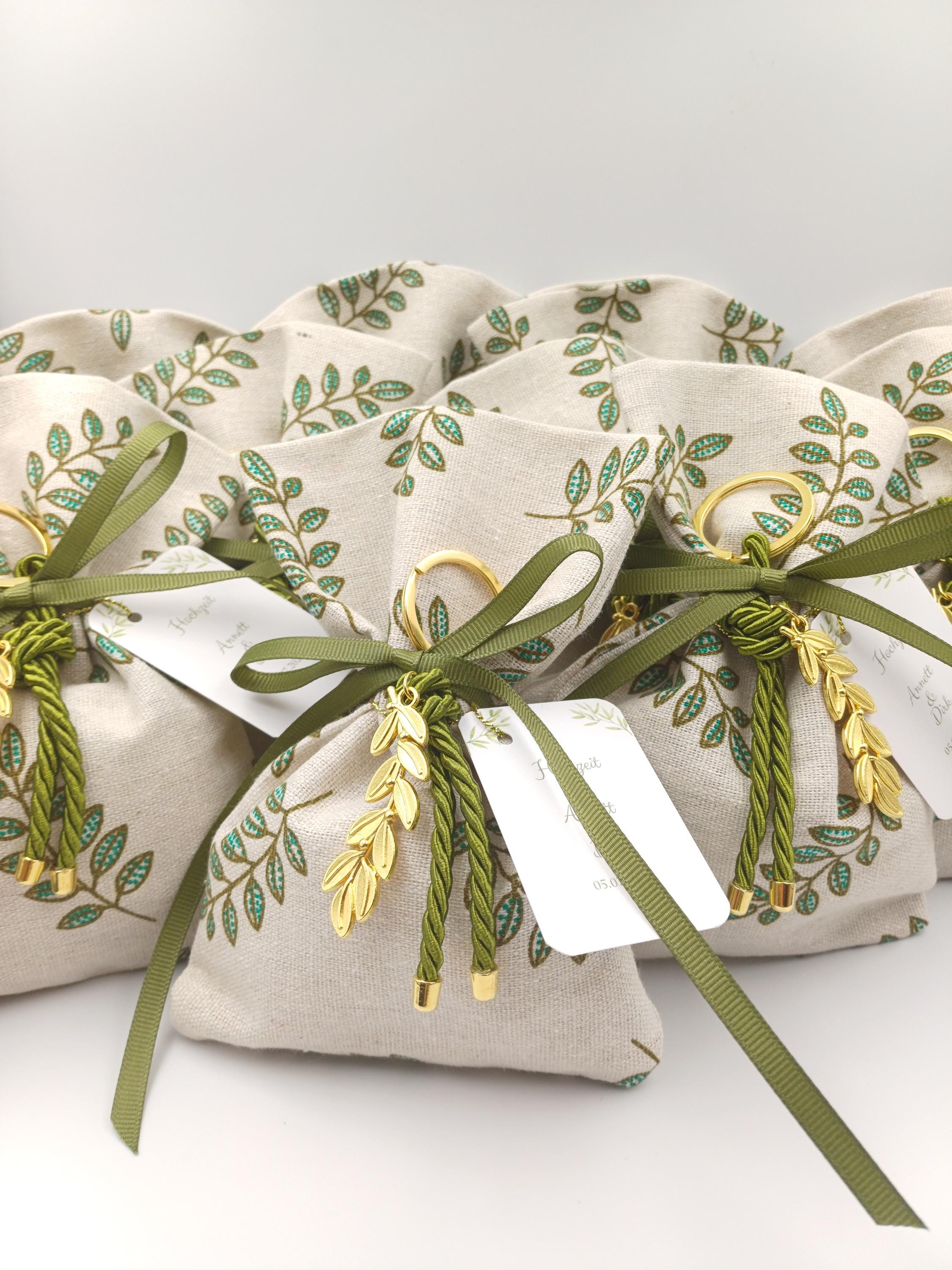 Olive Branch cotton Bomboniere Wedding Favor Set of 10 – Greek Gift with Gold Olive Leaf, Keychain, Personal Tag & Koufeta