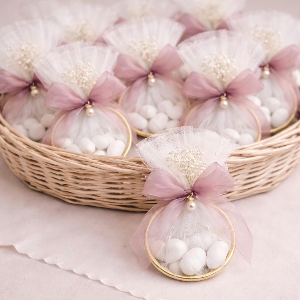 Tulle Ring Wedding Favors with 5 Sugared Almonds, Gold Hoop Favor with Pearl, Bridal shower Guest Gift Set of 10